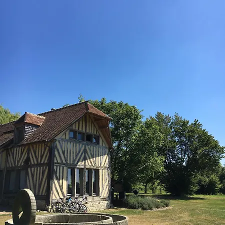 Maison Xviiie Avec Vue Panoramique Exceptionnelle - 12 Pers Au Coeur Du Pays D'auge بيت للعطل *